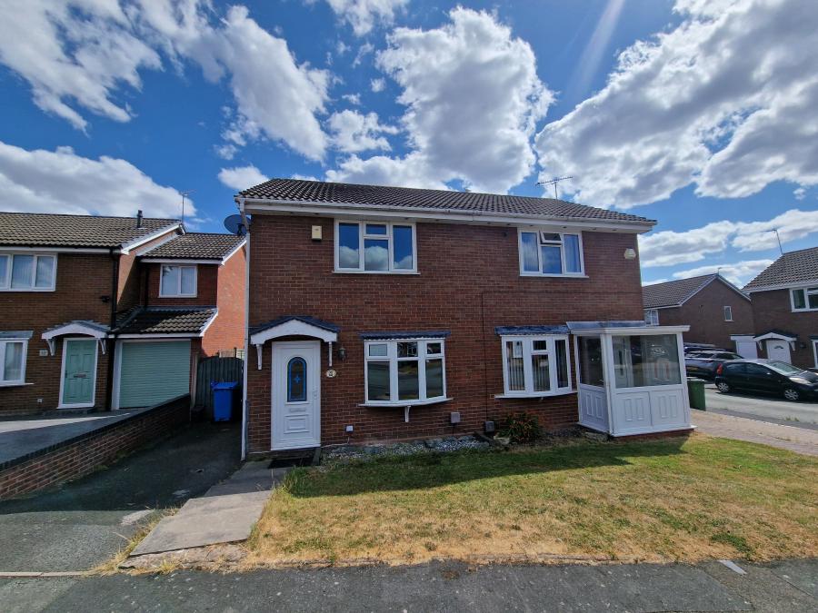 House Huddlestone Close in South Staffordshire