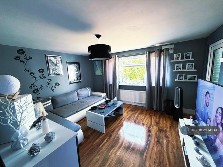 Flat Lower Brownhill Road in Southampton