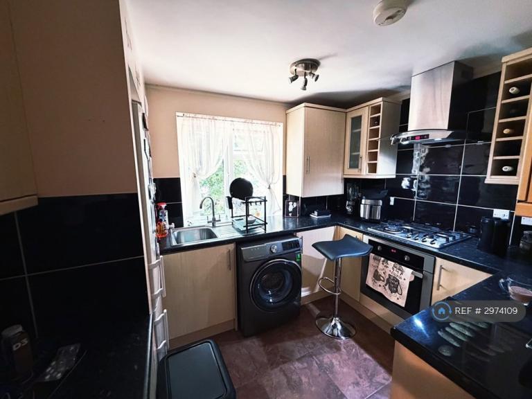 Flat Lower Brownhill Road in Southampton