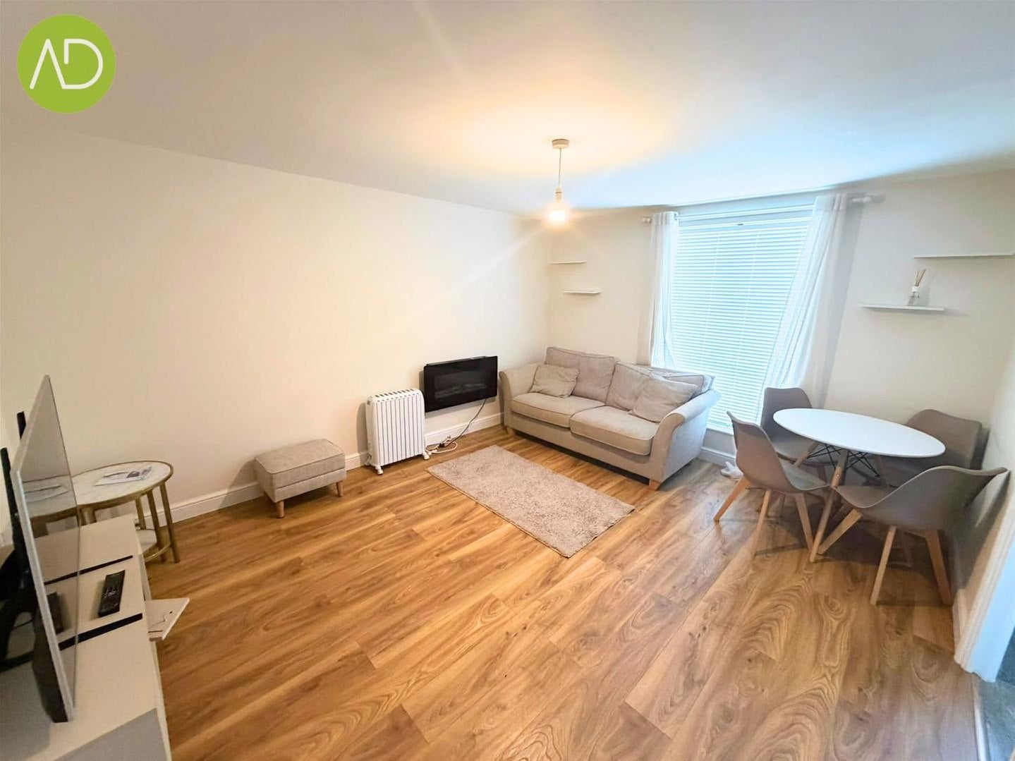 Flat Plomer Avenue in Hoddesdon