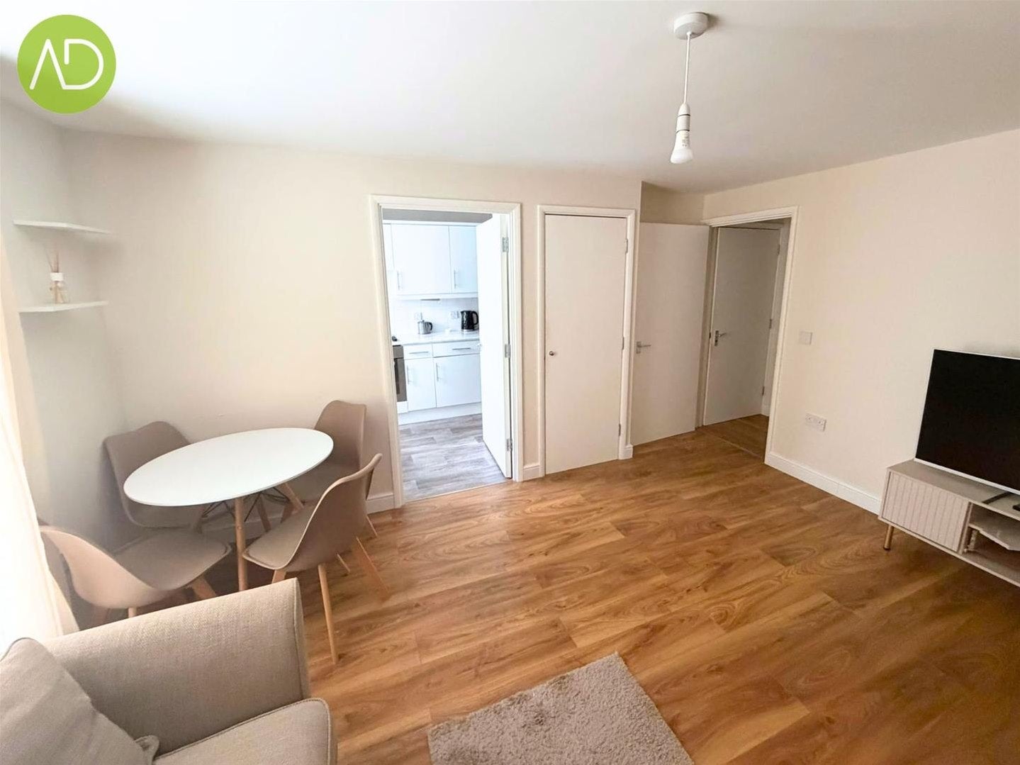 Flat Plomer Avenue in Hoddesdon