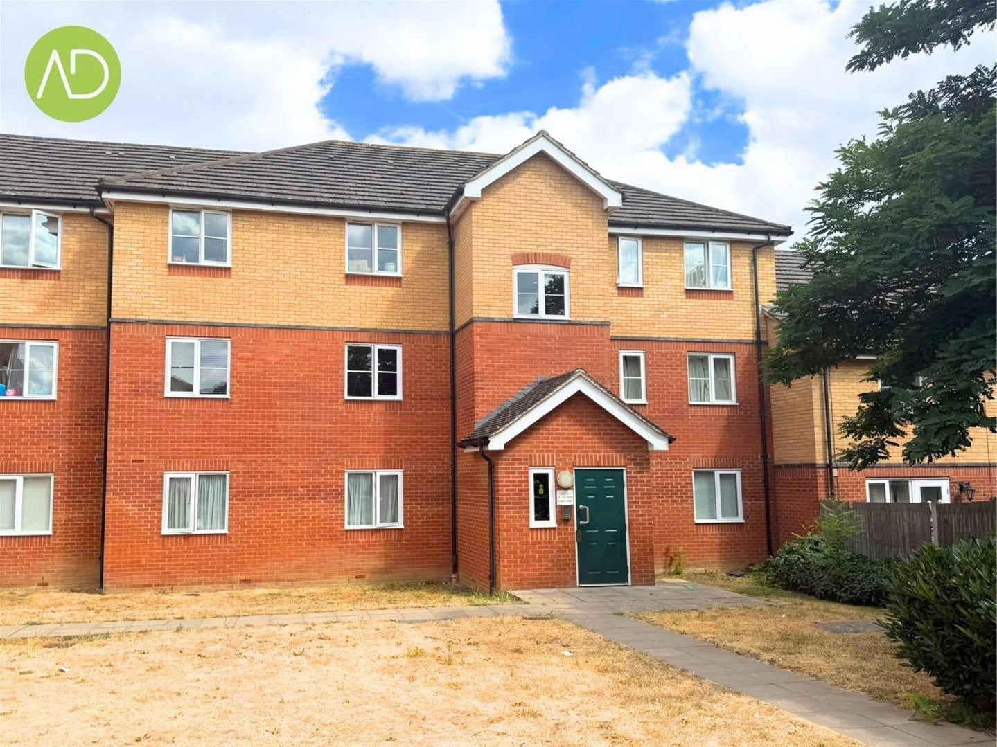 Flat Plomer Avenue in Hoddesdon