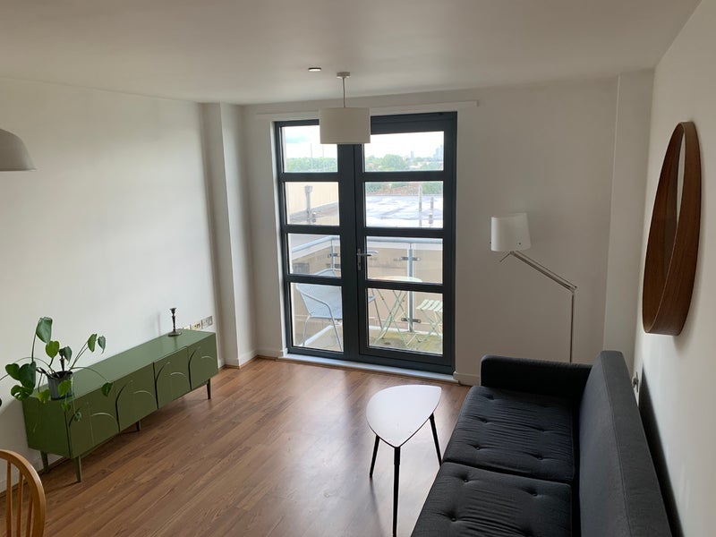 Room Balmes Road in Greater London