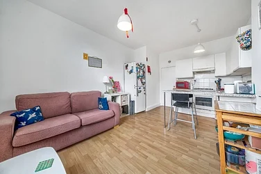 Flat Belsize Road in Greater London