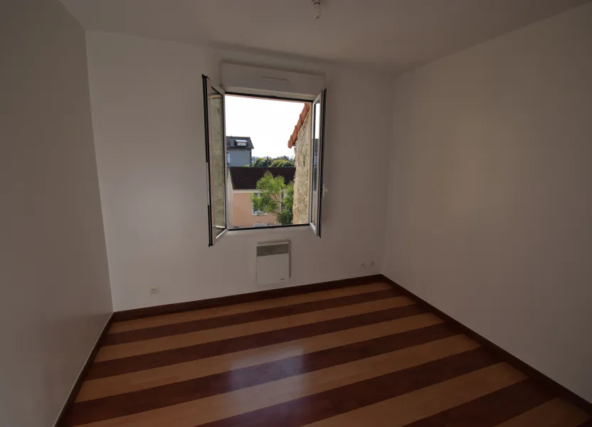Flat Square des Grands Arbres in Ermont