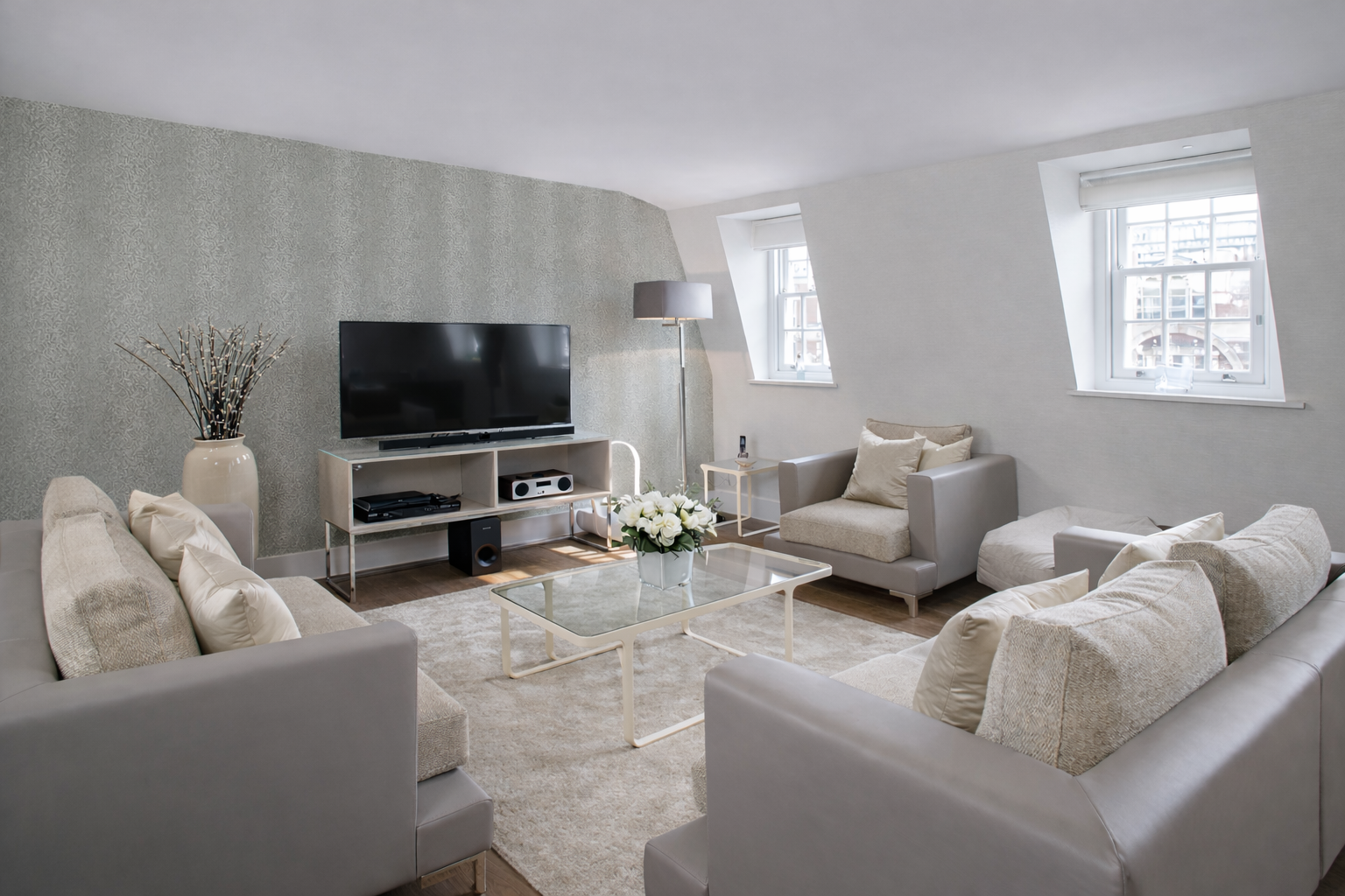 Flat Brompton Road in Greater London