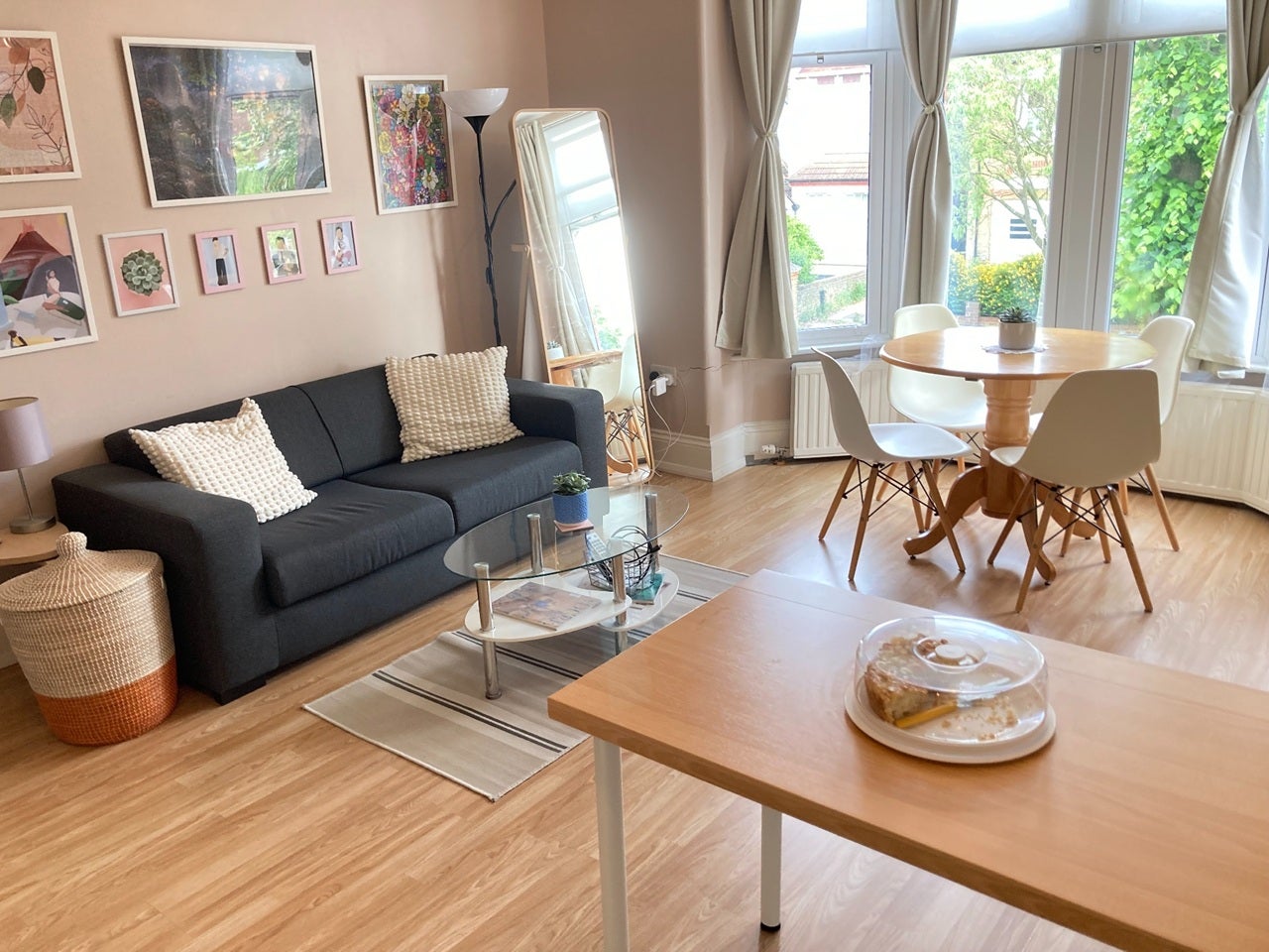 Flat Hamilton Road in Greater London