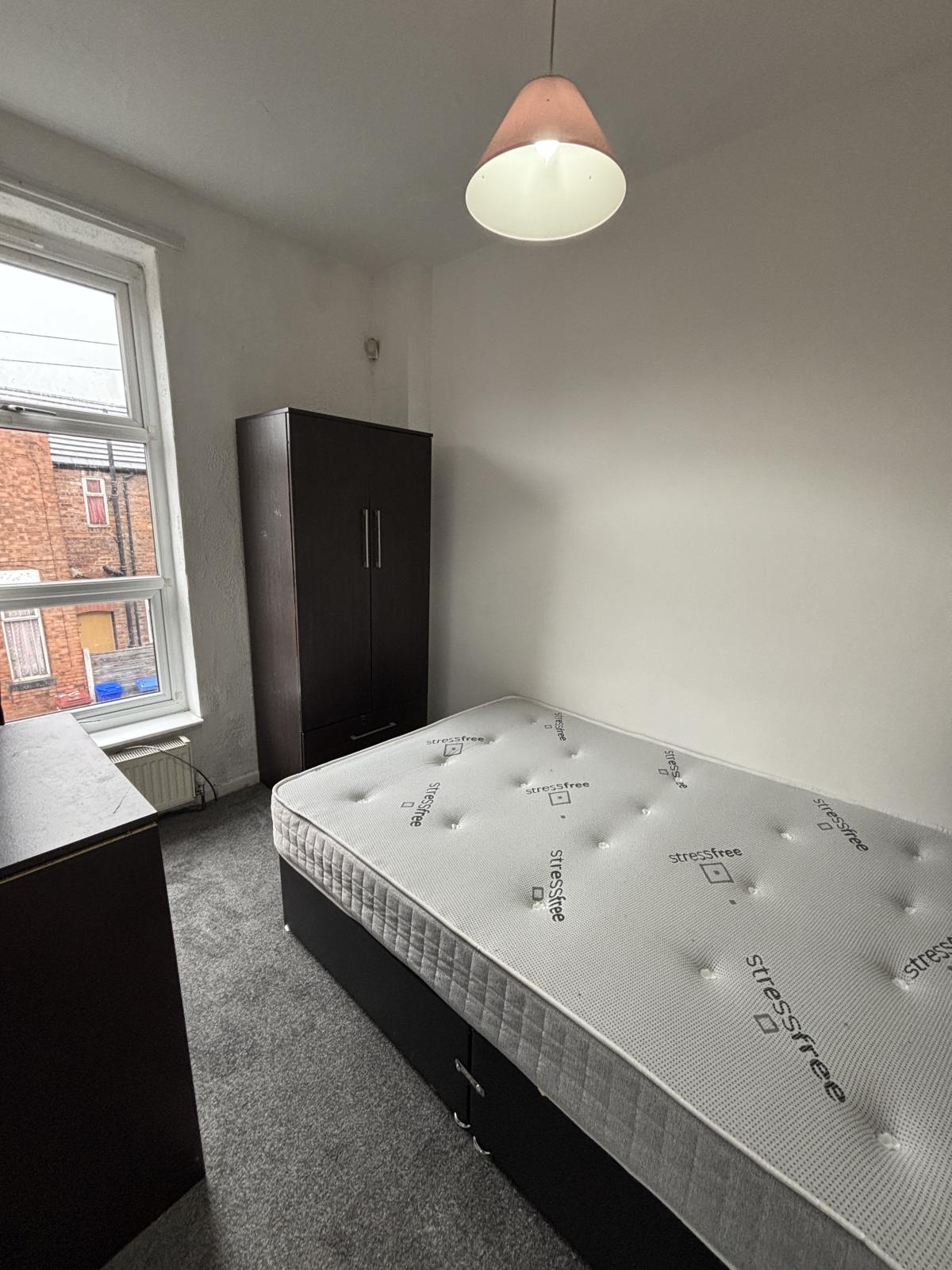 Flat Davenport Avenue in Manchester