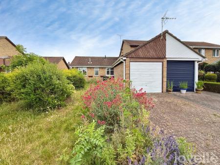House Sycamore Drive in Waddington