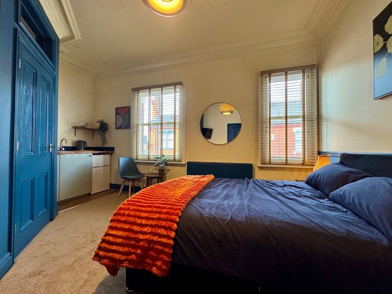 Room Wilfred Place in Stoke-on-Trent