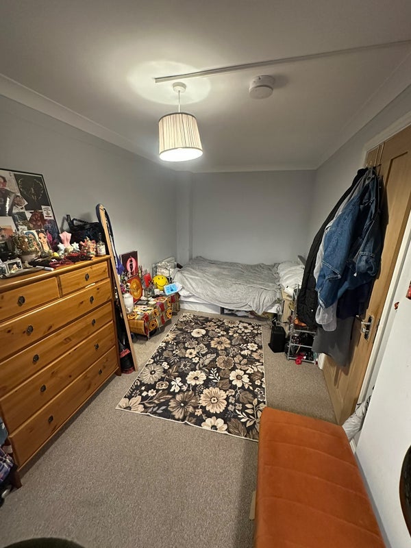 Room Finsbury Park Avenue in Greater London