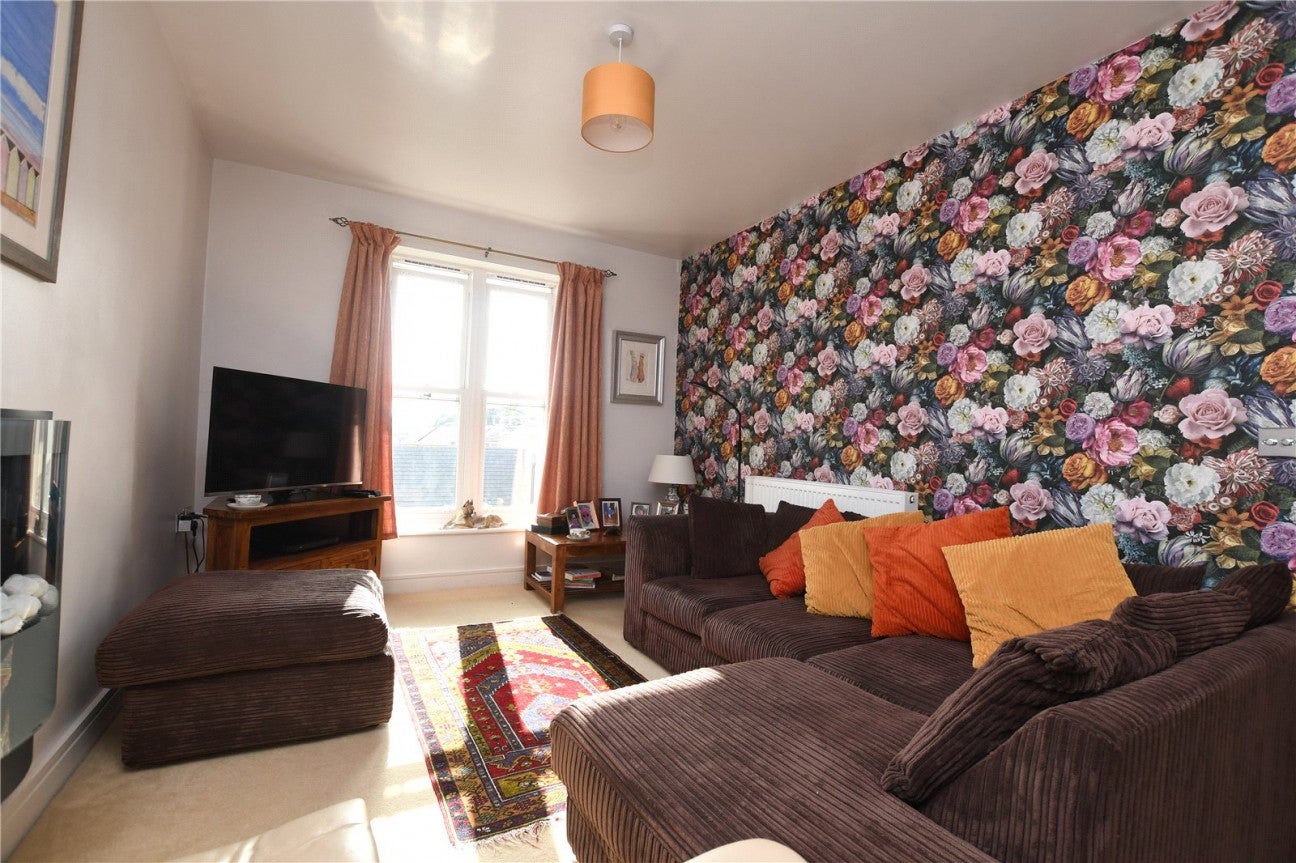 Flat Clarence Road North in Weston-super-Mare