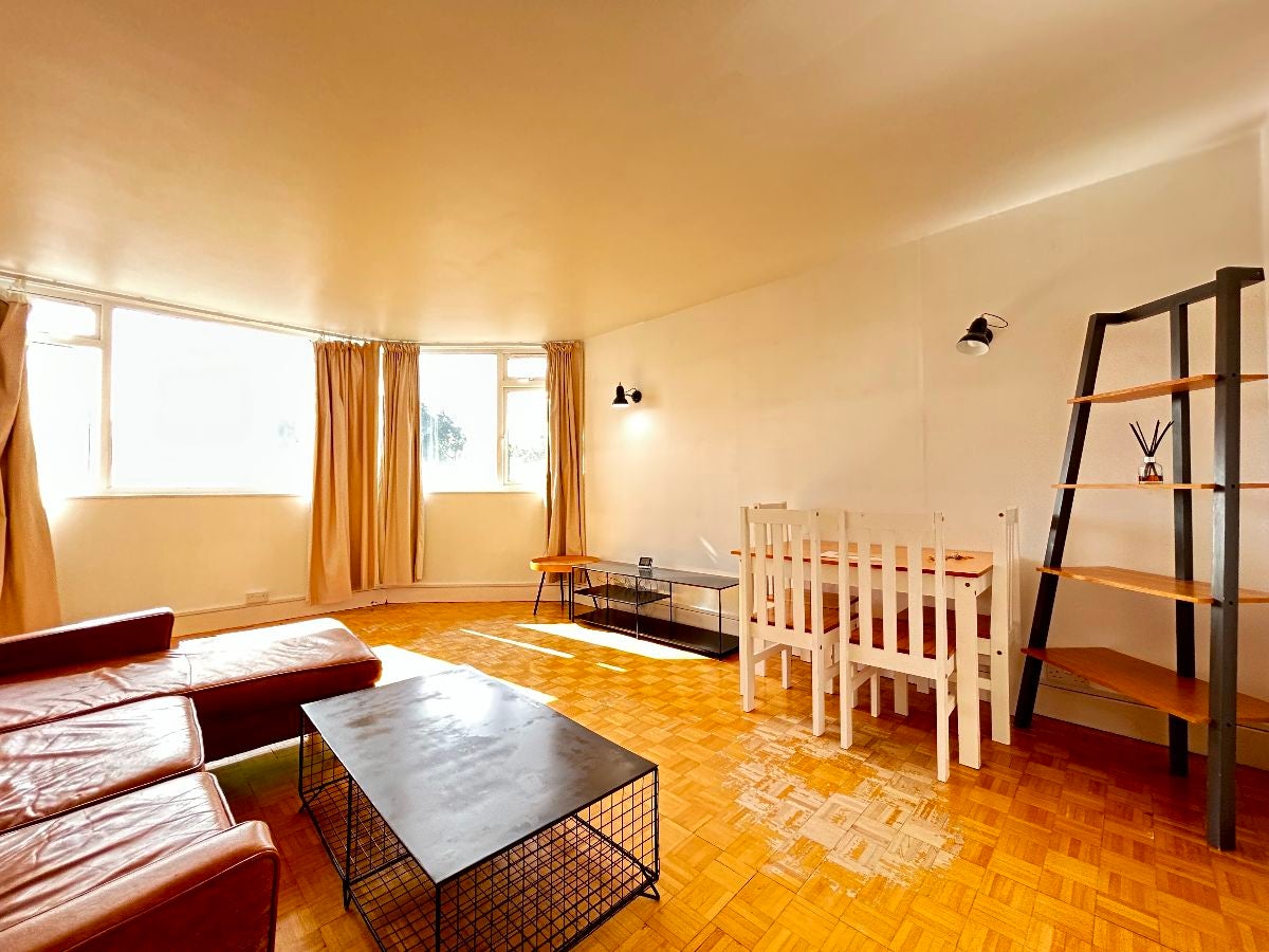 Flat West Hill in Greater London