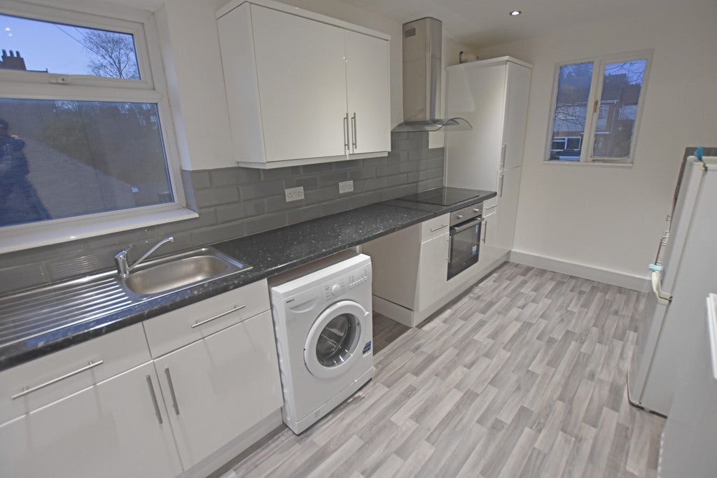 Flat Albert Road in Nottingham