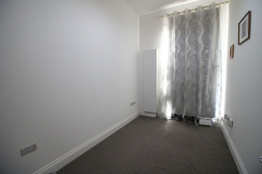 Flat Hyde Gardens in Eastbourne