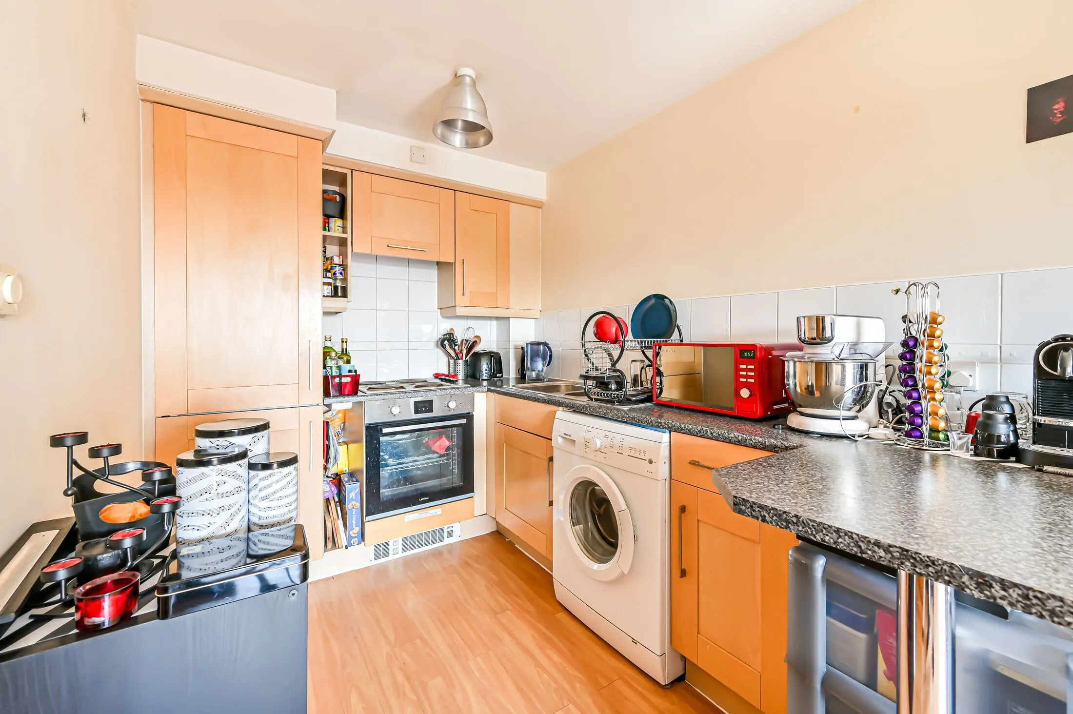 Flat Trinity Crescent in Greater London