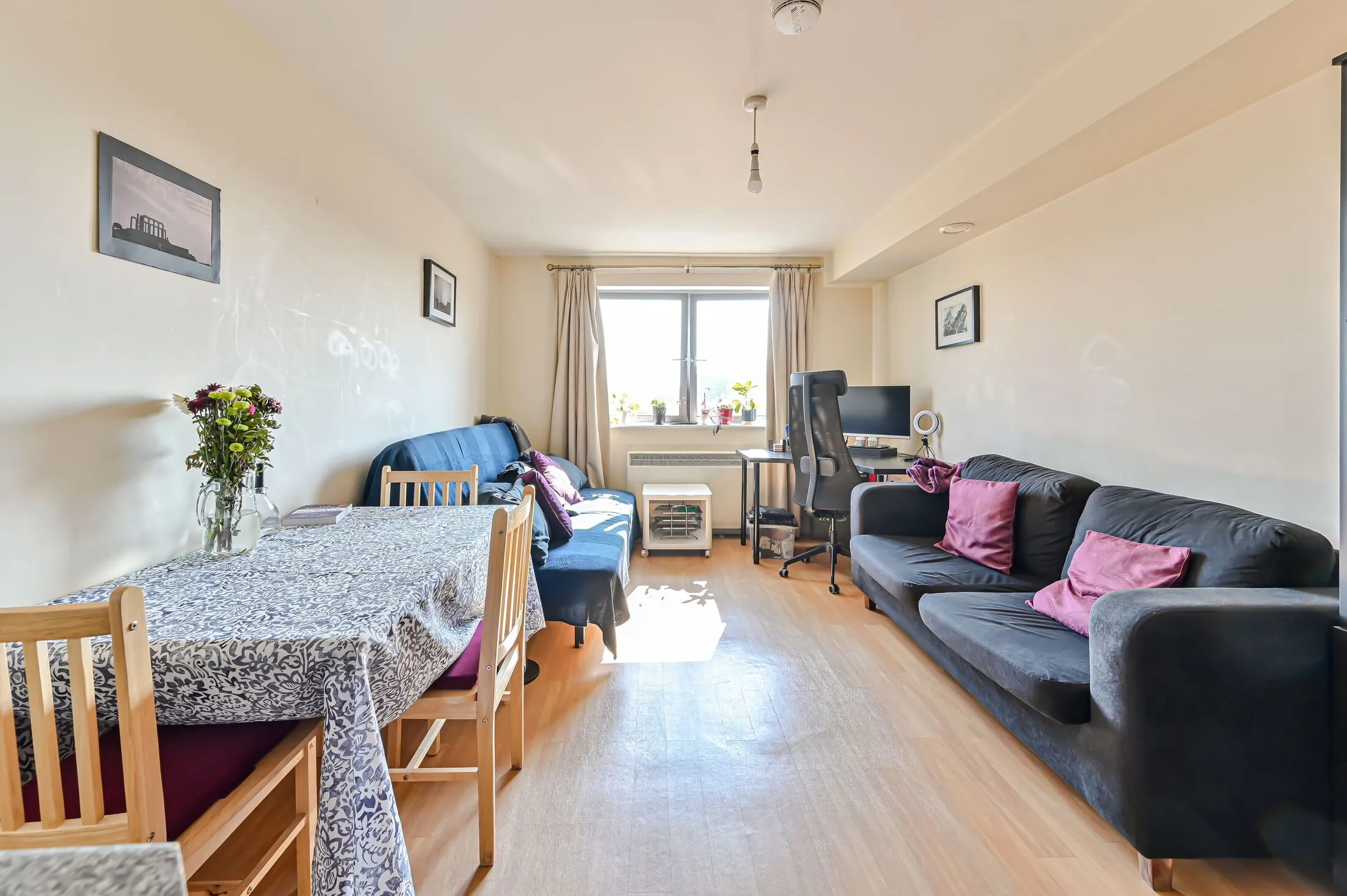 Flat Trinity Crescent in Greater London