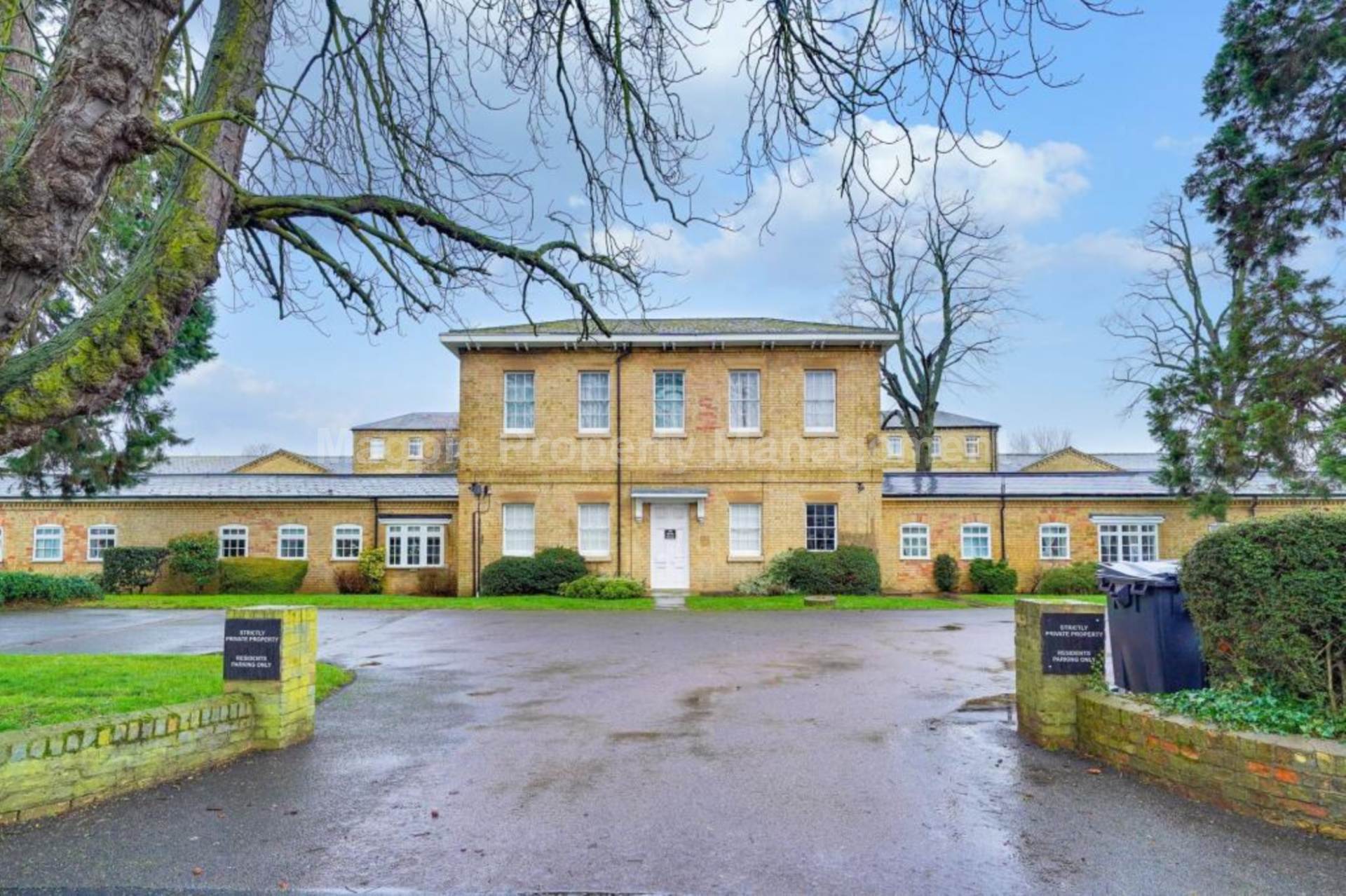 Flat St Neots Road in Huntingdonshire