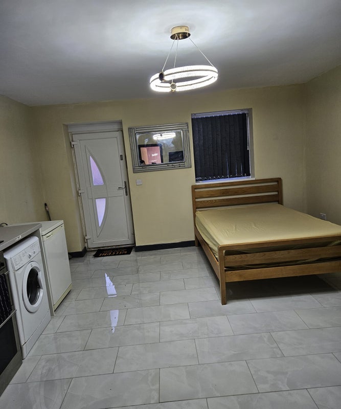 Room Field Road in Sandwell