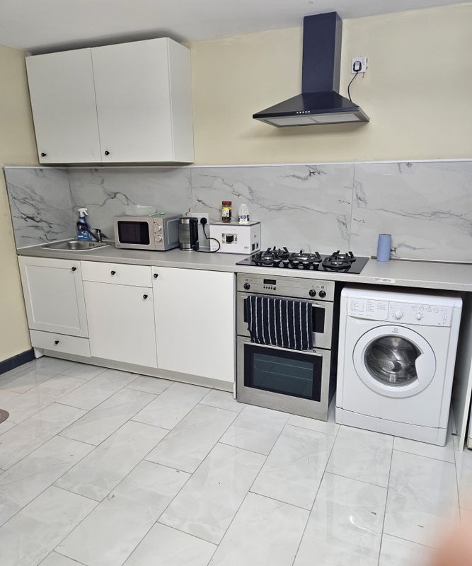 Room Field Road in Sandwell