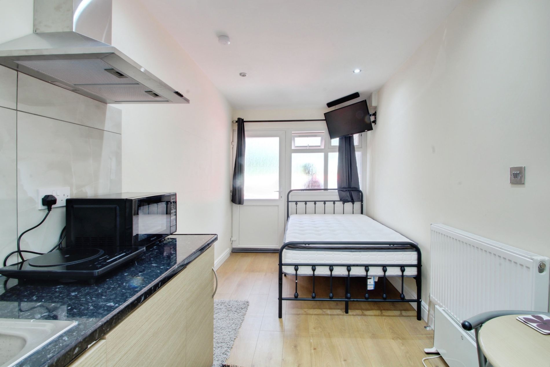 Room Long Lane in Borough of Spelthorne