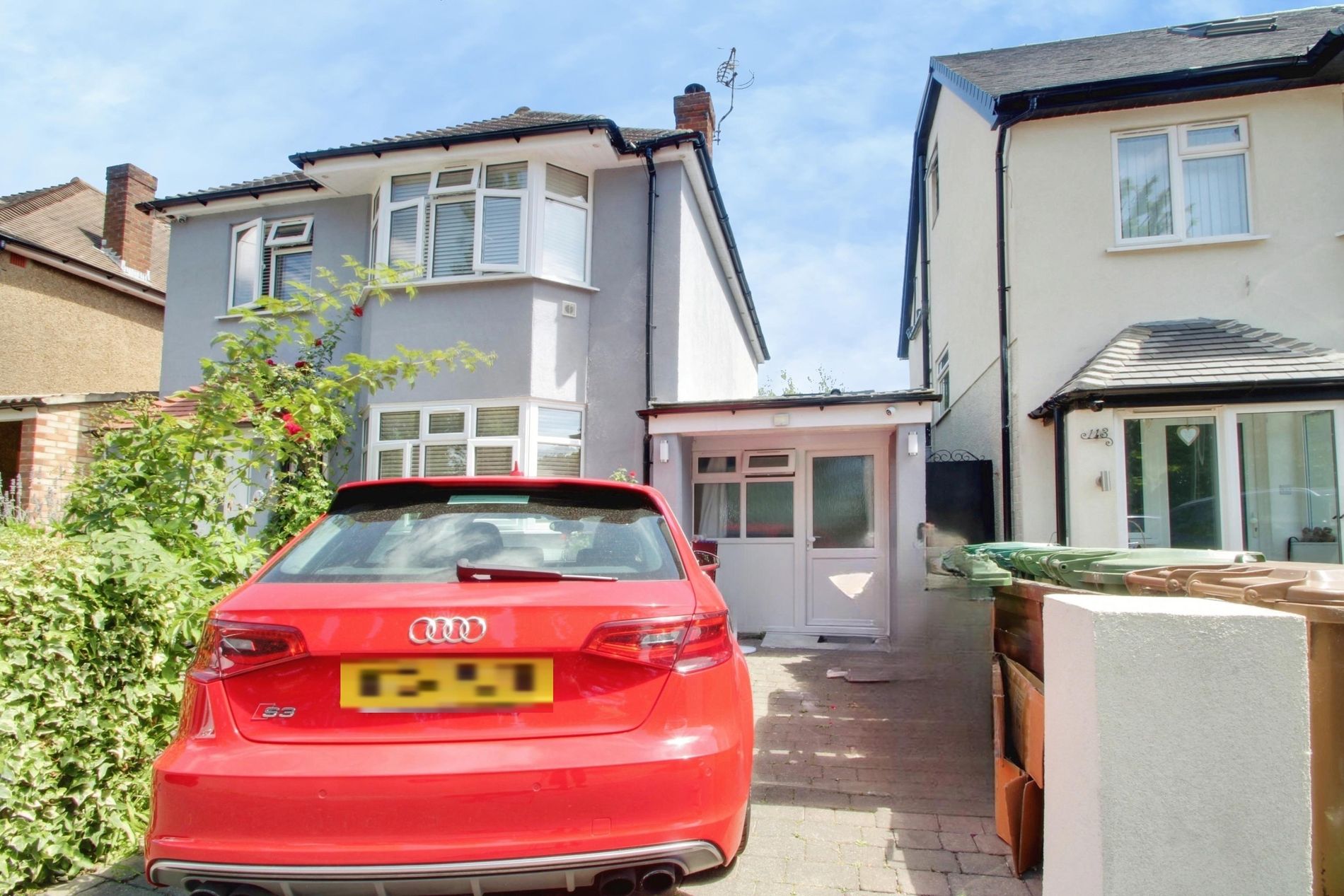 Room Long Lane in Borough of Spelthorne