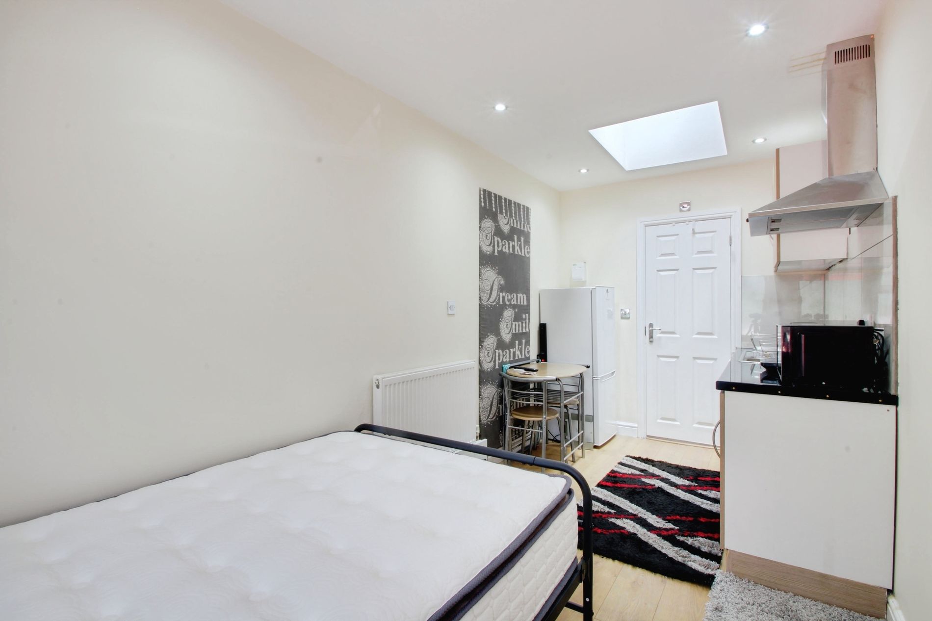 Room Long Lane in Borough of Spelthorne