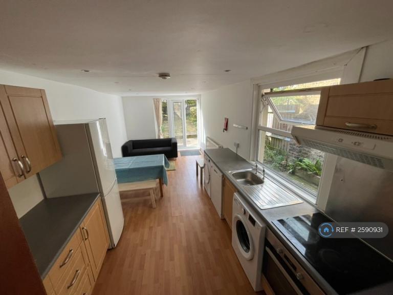 House Braxfield Road in Greater London