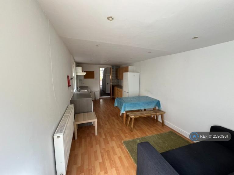 House Braxfield Road in Greater London
