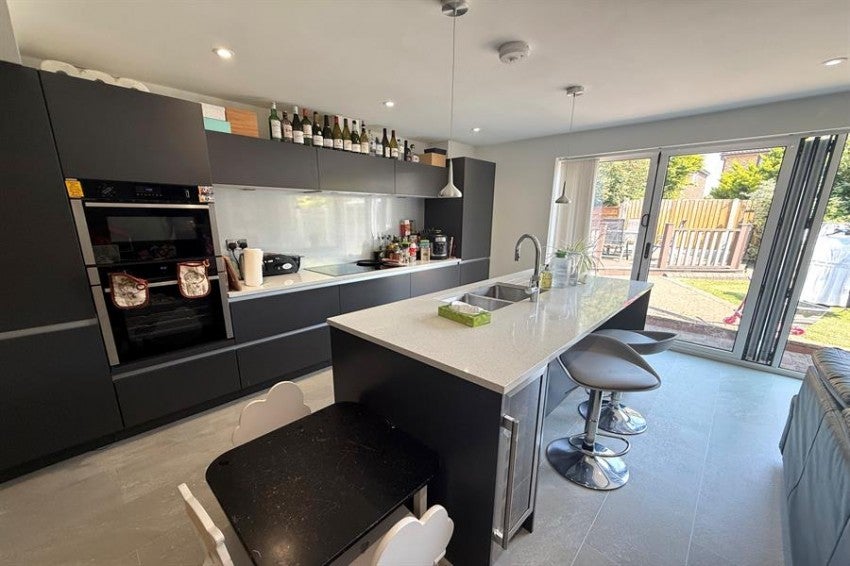 House Earlesfield Close in Trafford