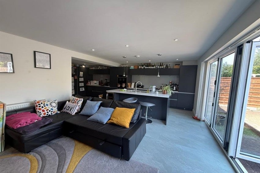 House Earlesfield Close in Trafford