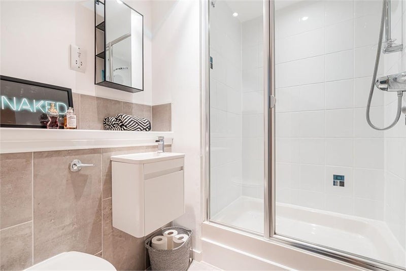 Room Chesser Crescent in City of Edinburgh