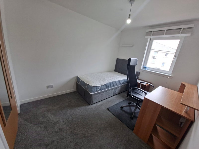 Room Chesser Crescent in City of Edinburgh