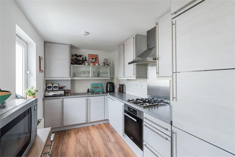 Room Chesser Crescent in City of Edinburgh