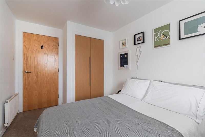 Room Chesser Crescent in City of Edinburgh