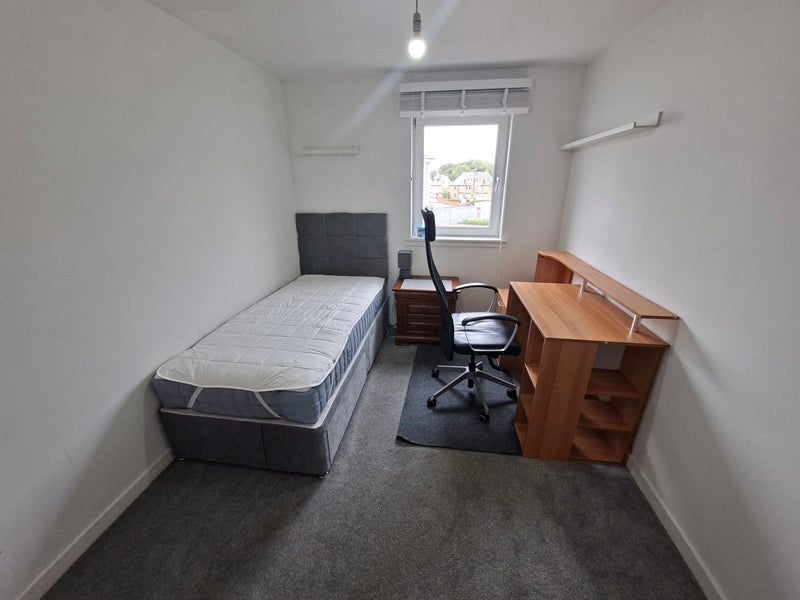 Room Chesser Crescent in City of Edinburgh