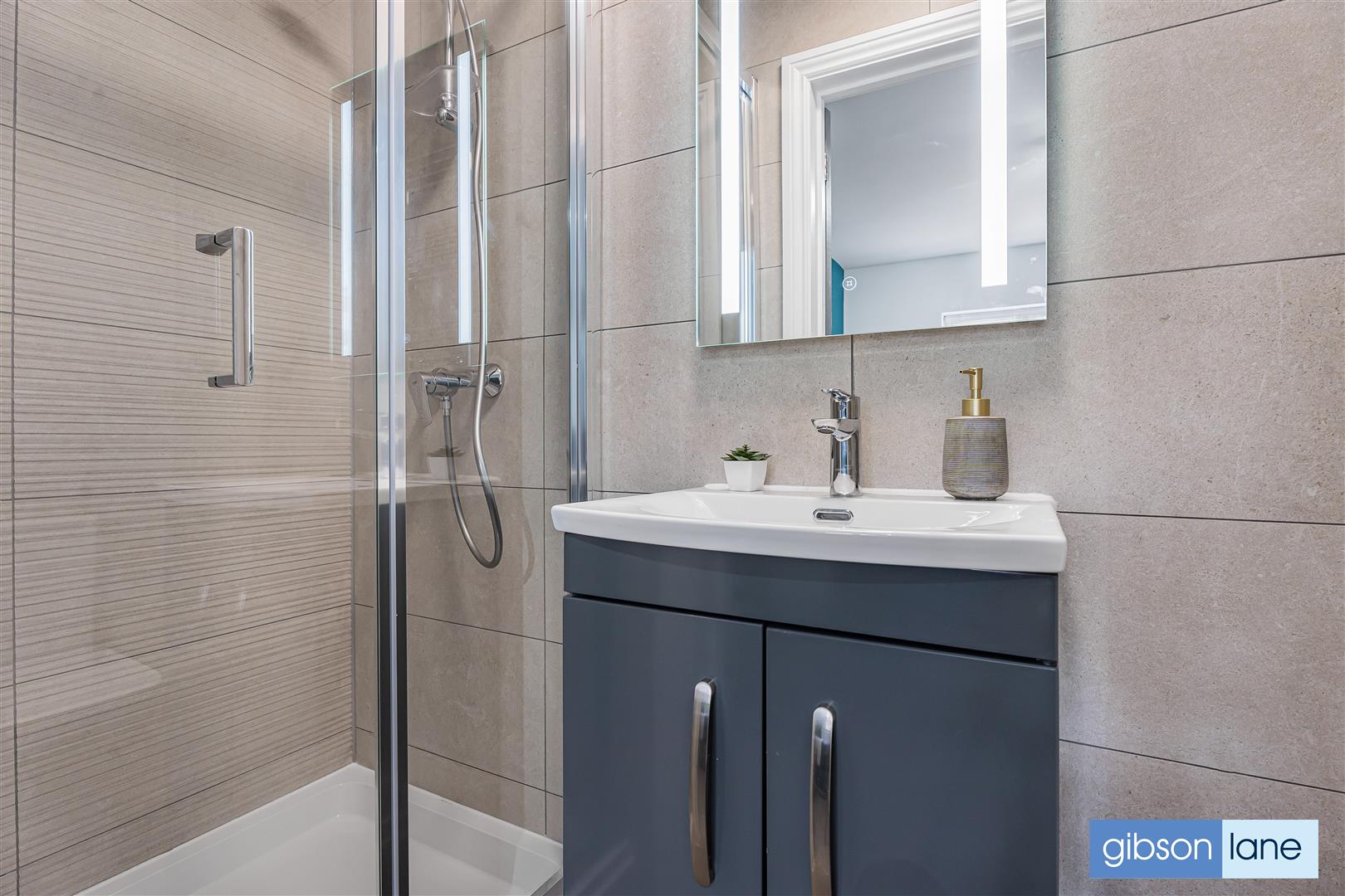 Room Surbiton Road in Greater London
