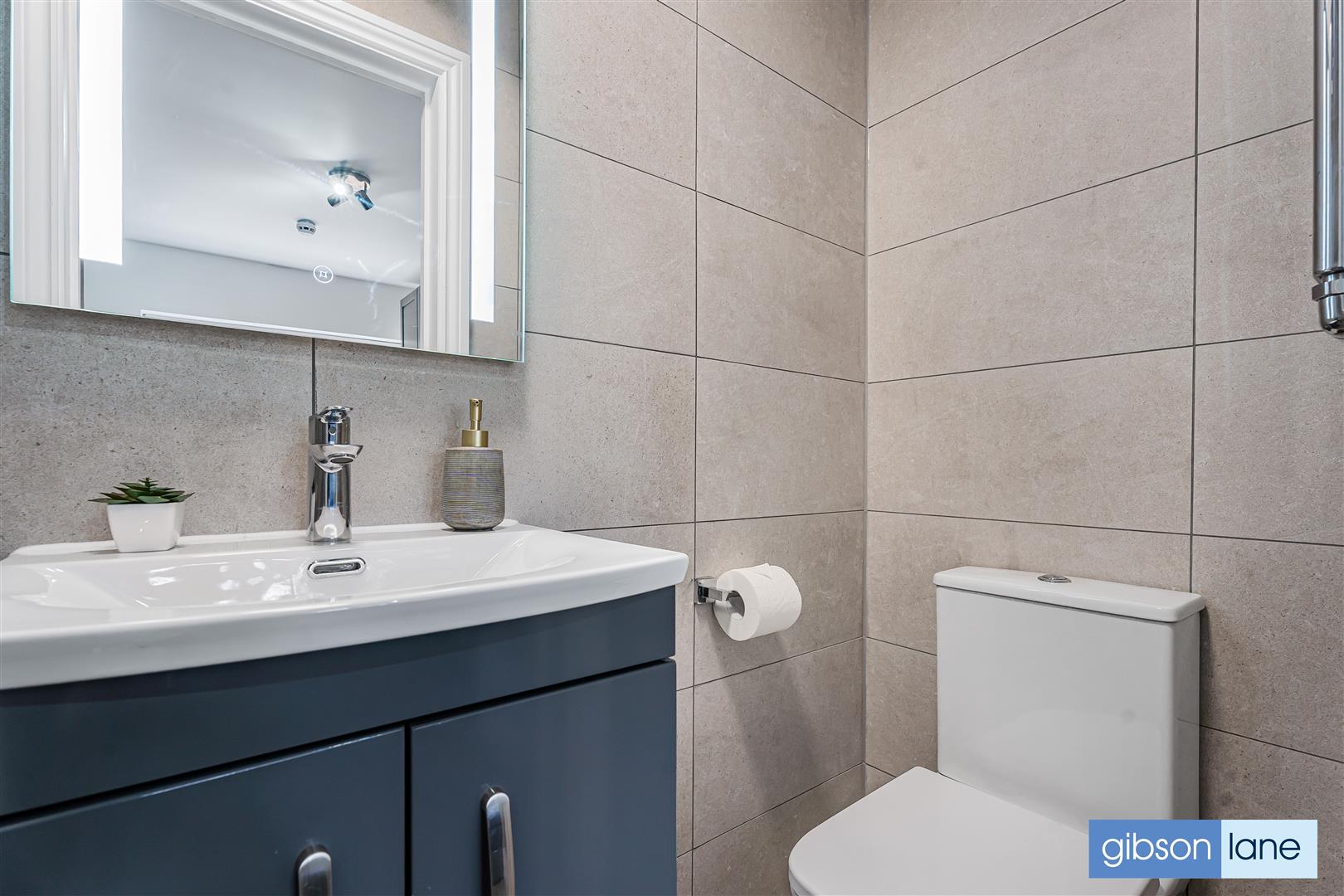 Room Surbiton Road in Greater London