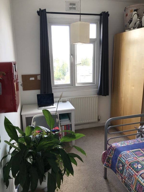 Room Brixton Hill in Greater London