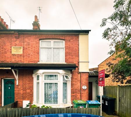 Flat Sandringham Road in Watford