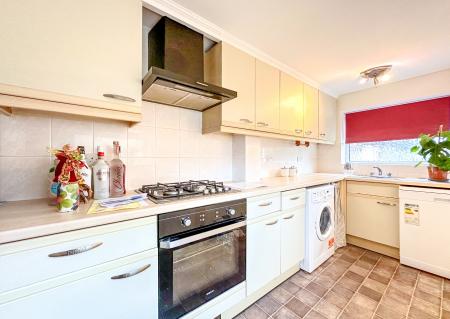 Flat Sandringham Road in Watford