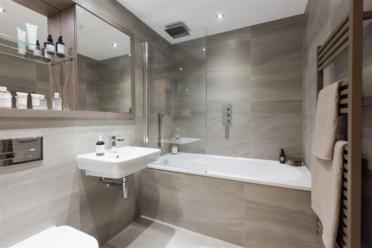 Flat McEwan Square in City of Edinburgh
