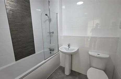 Flat Farnsby Street in Swindon