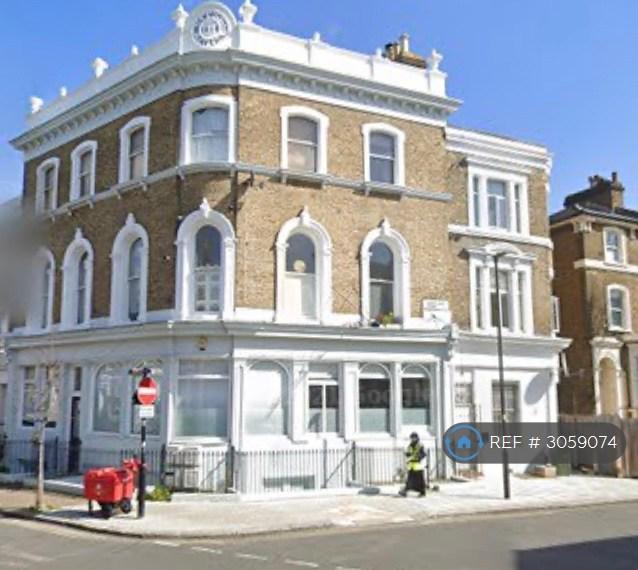 Flat Flaxman Road in London