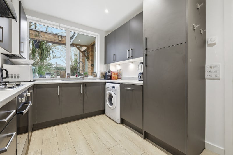 Room Wood Street in Greater London