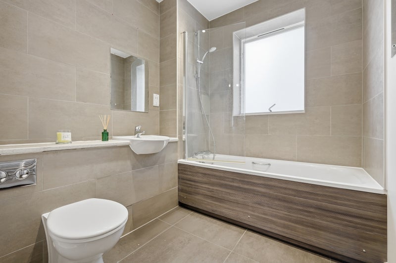 Room Wood Street in Greater London