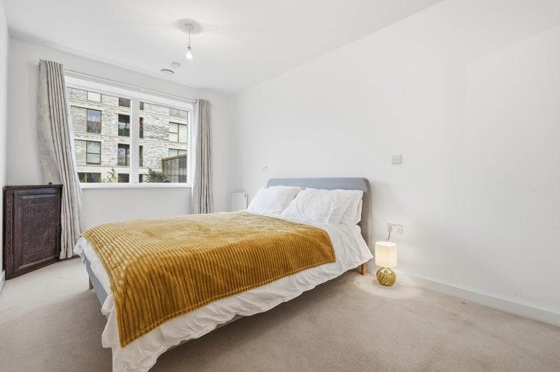 Room Wood Street in Greater London