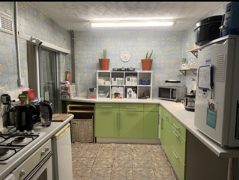 Room Seaton Crescent in Nottingham