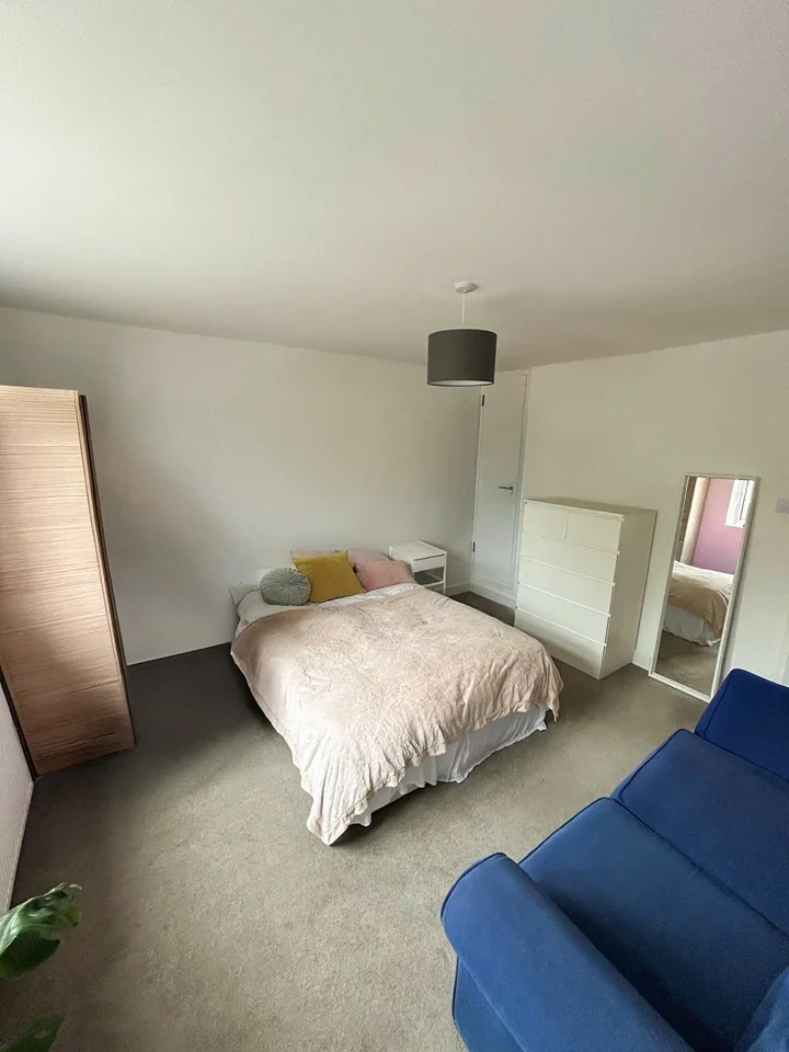 Room Musjid Road in Greater London