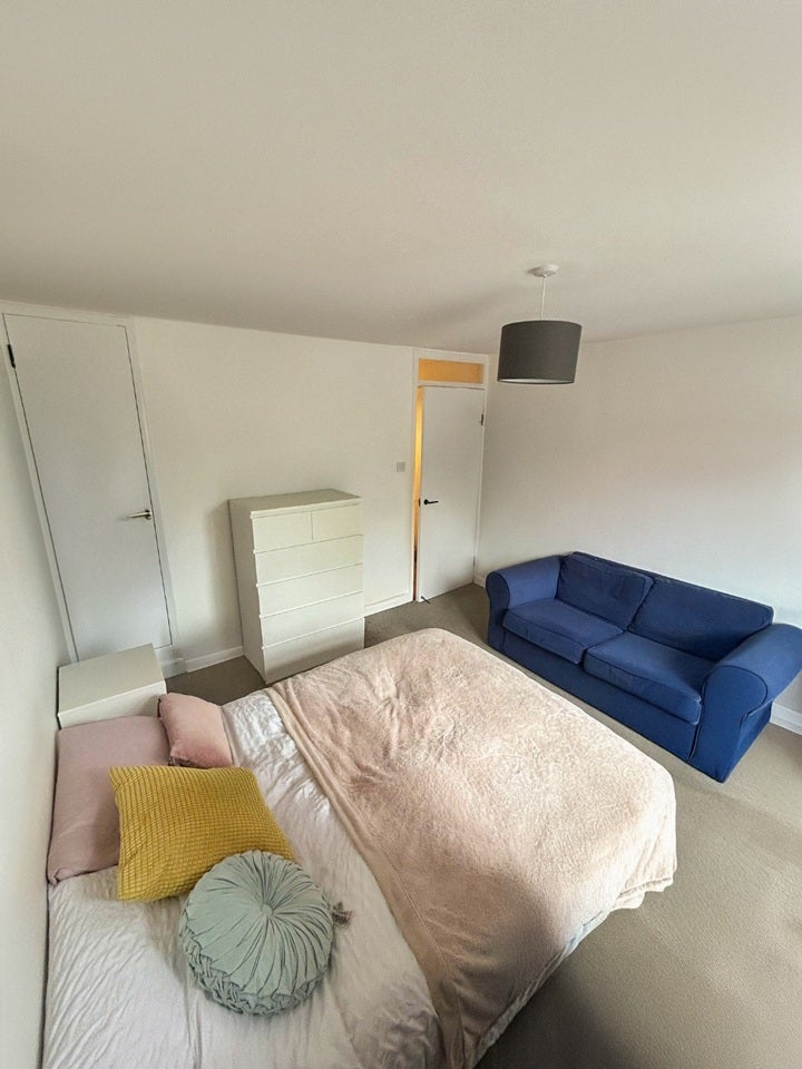 Room Musjid Road in Greater London